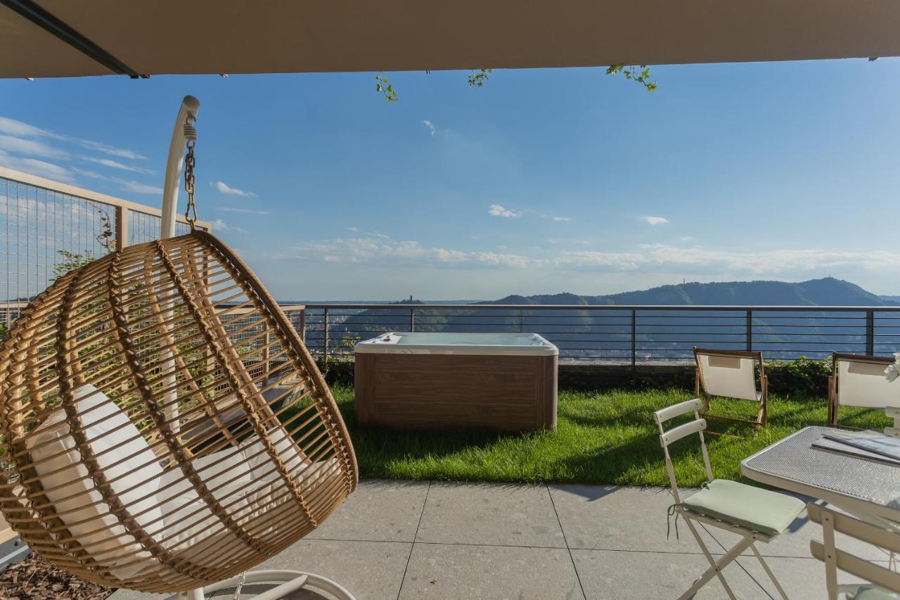 La Vista Bonita By Rent All Como Exterior photo
